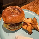 SEVENTH HEAVEN - ベーコンチーズバーガー1650円