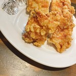 らーめん すみれ - サービス大きい唐揚げ2人分