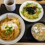 Tonkatsu Katsuya - カツ丼(梅)¥594 +Aセット(サラダ・豚汁)¥275