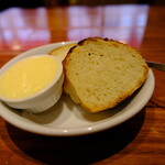 ELBA - パンは中身が詰まっていておいしい