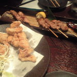 信天翁 - イカゲソ揚げと串焼き