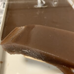 松月堂 - 料理写真:ヘラですくってみた所