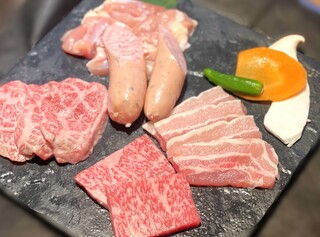 Wagyuu Yakiniku Burakku Ho-Ru - 