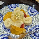 金澤 せつ理 - フルーツのマスカルポーネ和え金粉添え