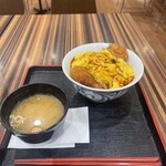 土山サービスエリア（上下線）フードコート - とろたまカツ丼全景　2024.2.8 Thu.