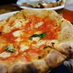 Sempre Pizza - （2013/11月）「マルゲリータ」（イートイン390円）