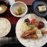 房家 - エビフライとハンバーグランチ☆980円