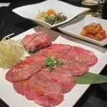 老舗精肉店直送 千種焼肉 飛騨牛の奴隷 - 