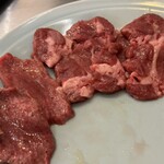 炭火焼肉ホルモン 笑う門には肉来る - 