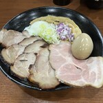 麺処 うきとみ - 炭香る油そば(並)、特製トッピング