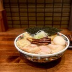 奈つやの中華そば - もちもち雲呑味玉中華そば・メンマ増し・海苔増し