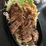 柊山ガーデン - サイコロステーキ