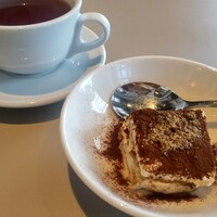 Trattoria Tabule - ティラミスと紅茶