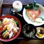 Kaisen Ryouri Okariba - おかりば丼セット（写真は塩焼き 他に味噌焼き・漁師煮・味噌煮があり）
