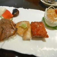 赤坂璃宮 赤坂本店 - 璃宮特製焼き物入り前菜盛り合わせ