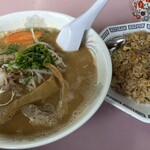 ラーメンハウス北斗 - みそラーメン・チャーハンセット￥1050