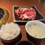 Yakiniku Kankoku Ryouri Shouei - 牛切り落とし定食（肉・ライス・スープおかわり自由）