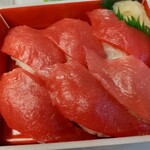 つきじ 喜代村 - ツヤツヤで肉厚な赤身