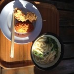 山越うどん - かまたま，とり天，蟹クリームコロッケ．