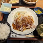 Kajiya Bunzou - 生姜焼き定食 900円