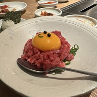 和牛ユッケ（塩・タレ）