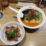 Rock’anDo - マー油担々麺＋ローストビーフ丼