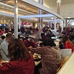 松戸富田製麺 - 三井アウトレットパーク 木更津は超満員。1/2/2014