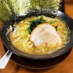 横浜家系ラーメン 旭家  - 