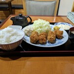 とんかつ 新和 - カキフライ定食（￥1,070）