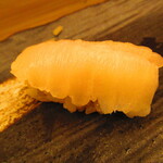 鮨処 凜 - ランチおまかせセット１０貫・凛　日替わり汁物付き　３５００円（税込）　握り-６　エンガワ【２０２４年２月】