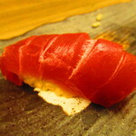 鮨処 凜 - ランチおまかせセット１０貫・凛　日替わり汁物付き　３５００円（税込）　握り-４　本鮪赤身【２０２４年２月】