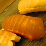 鮨処 凜 - ランチおまかせセット１０貫・凛　日替わり汁物付き　３５００円（税込）　握り-２　生サーモン【２０２４年２月】