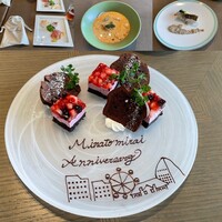COLONIAL BEACH 横浜ハンマーヘッド - 