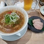 Kamora-Mentanuki - 醤油ラーメン　鴨チャーシュー付き