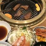 焼肉ハウス香洛園 - ヘルシーロース定食¥1350