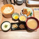 Toukyou Kotobuki Hanare - 東京醤油唐揚げとブリ照り焼き　鯛めしどろぼう膳