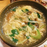 魚屋 小次朗 - 鍋も取り分けてくれる