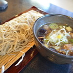 いし塚 - 鴨汁そば１３００円。こちらも甲乙付けがたいクオリティの高さです( ´ ▽ ` )