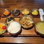 ソウル家 - 韓国式朝定食　1200円