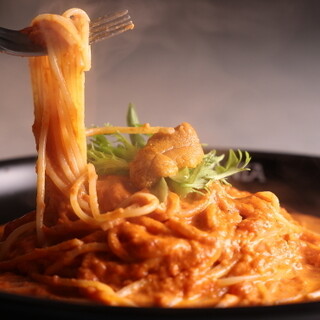 Pasta looks great on the original plate ♪ Perfect souvenir as a gift too