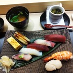 Tsukiji Sushi Iwa - 期間限定でオススメの「極にぎり」