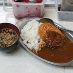 Tokiwa Ken - 常盤軒 品川26号そば店 ＠品川駅横須賀線上りホーム コロッケカレー 670円 ライス6分目でお願い