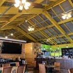 ルポゼ - 程よい明るさで落ち着く店内