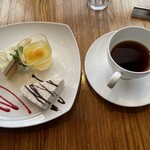 Cafe Restaurant 椎の木とイノシシ - 