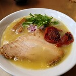 麺屋 京介 - 鶏白湯（塩）チャーシューはロース