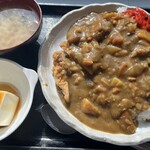 横浜港湾飲食企業組合大棧橋食堂 - 味噌汁とやっこが付いて、この値段！