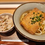 京うどんとおばんざい GOJO - ランチ きつねうどん 優しい味。写真ではわかりませんが、ご飯の盛り方がかなり雑。