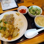 珀虎 - 料理写真:中華風カレー