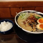 俺の中華たなか家 - 「俺中担々麺 白」＆「半ライス」着丼＼(^o^)／