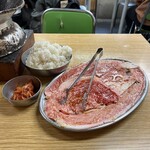 ホルモンまさる  - ♦️焼肉定食(タレor塩)¥1.000
♦️まさるホルモン¥682
　※後会計、現金かPay Payのみ
　※定食オーダーのみ、麦飯大・中・小セレクト可
　※キムチ付